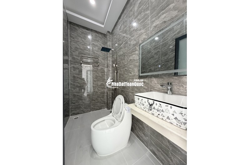 Villa vườn hiếm 6x33m ngay chợ Long Thượng – sân cực rộng, nhìn là mê. Giá full 4Ty250. SHR Hoàn Công